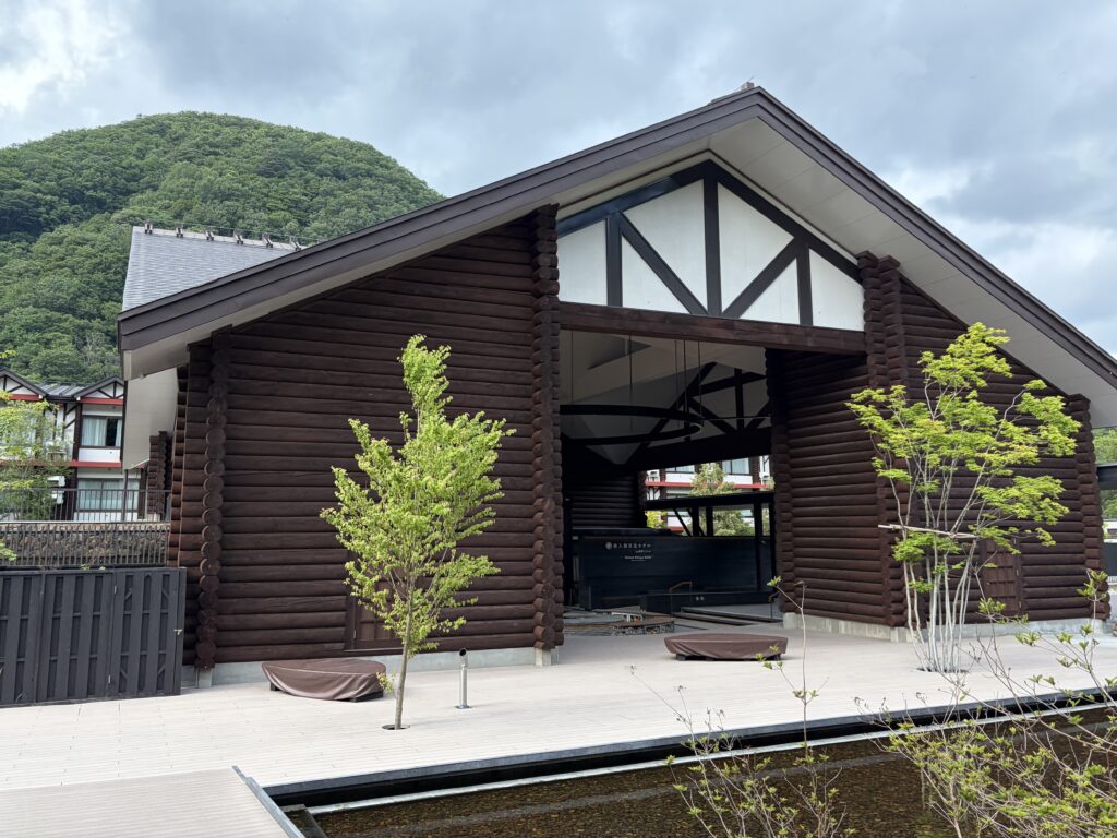 奥入瀬渓流ホテルの外観